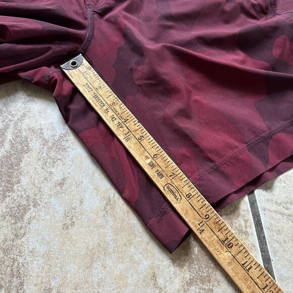 Lululemon Pace Breaker Shorts‎ Smokescreen Camo Oxblood Rosewood Lined 9” Medium - Picture 13 of 13